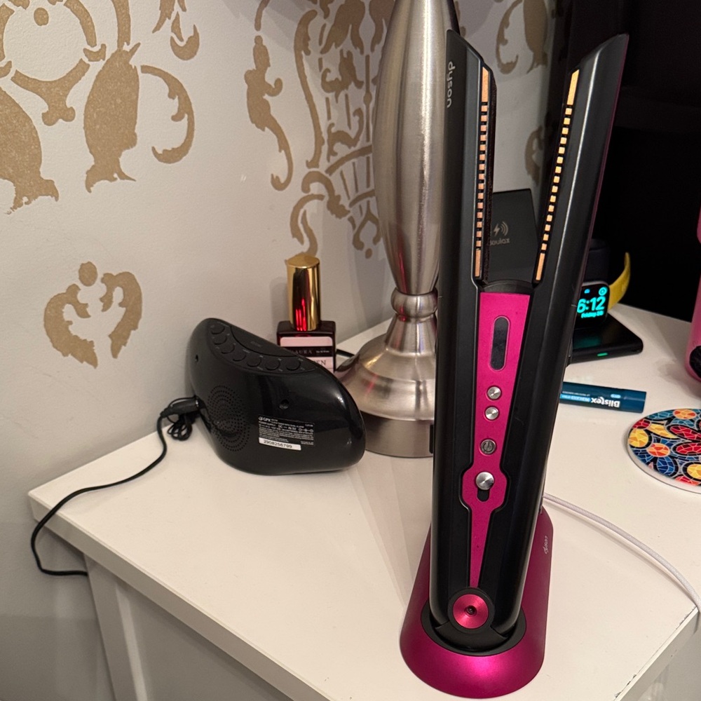 Dyson Corrale Black with Pink Base